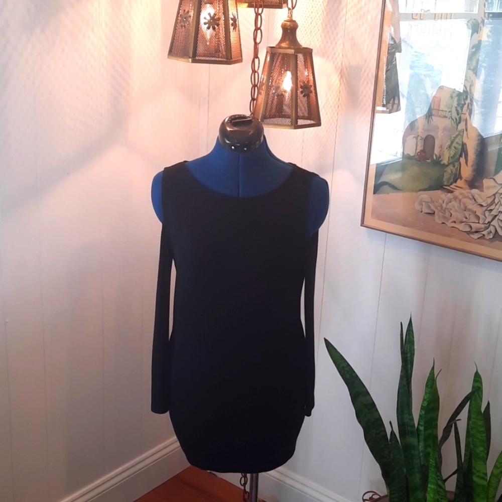 Cold shoulder top 🎉4 FOR $30🎉